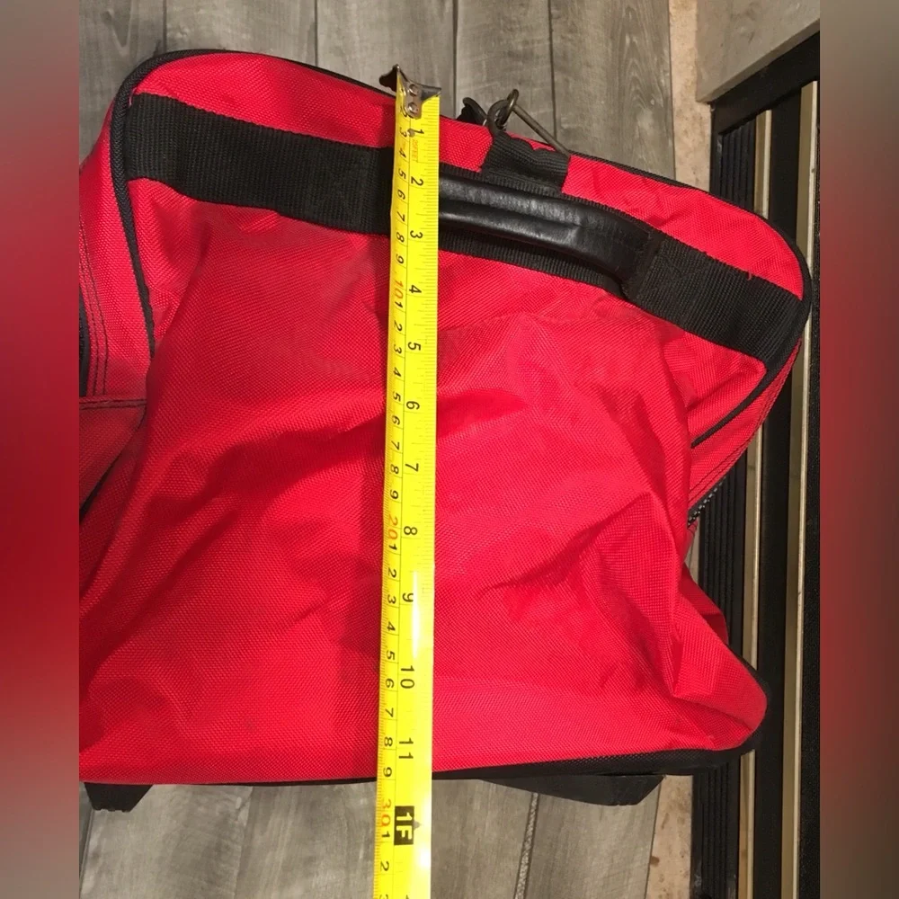 Marlboro Adventure Team Travel Weekender Bag Vintage Rolling Luggage Duffle 90’s